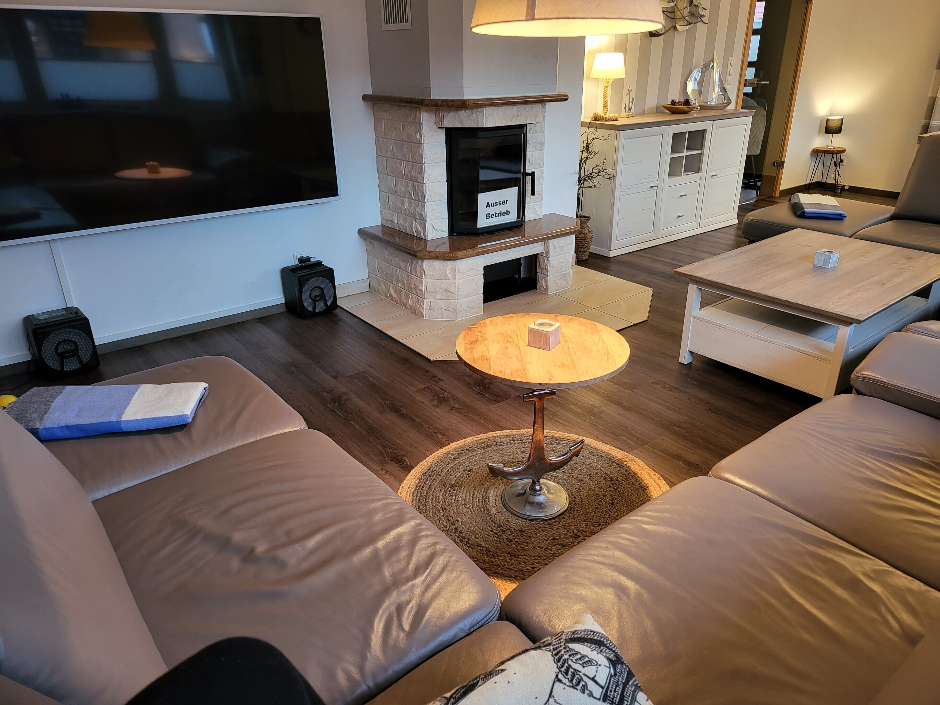 Fernseher, Stereoanlage