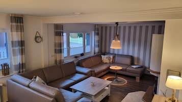 Fernseher, Stereoanlage