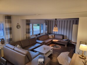 TV, stereo - Holiday Home 'Anker Perla' with Private Terrace and Wi-Fi (Grömitz)