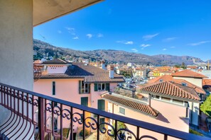 Property grounds - Laura's Cozy Apartment Stresa Center, Stresa, Italy (Stresa)