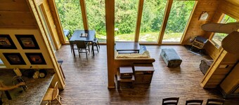 Mountain Retreat, Spacious Cabin on 2.5 acres, firepit and trails