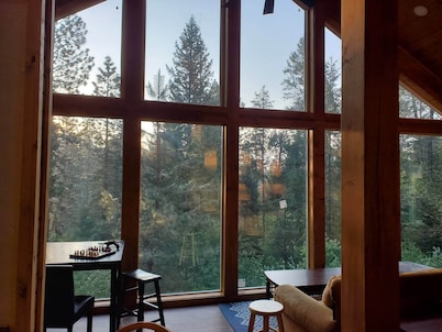 Mountain Retreat, Spacious Cabin on 2.5 acres, firepit and trails