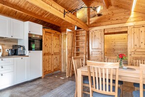 Dining - Holiday Home Near the Sea with Terrace and Wi-Fi (Noer)