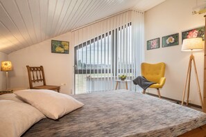 2 bedrooms, free WiFi, bed sheets - Apartment "Schwippl" with Balcony and Wi-Fi (Meckenbeuren)