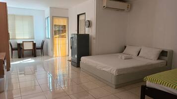 Desk, laptop workspace, free WiFi, bed sheets