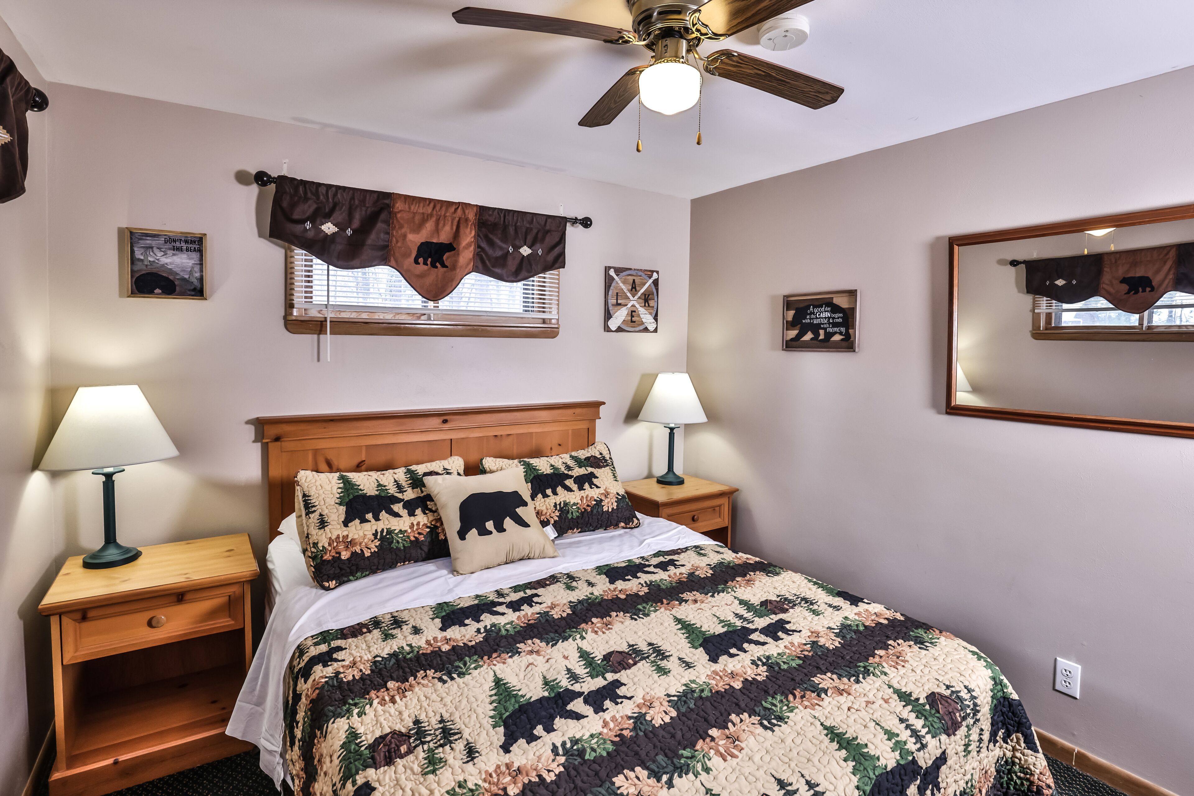 2 chambres, fer et planche à repasser, accès Internet, draps fournis