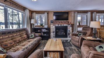 TV, fireplace, DVD player, books