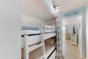 1 bedroom, free internet, bed sheets