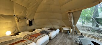 หมู่บ้านแค้มปิ้งทั่วไปของเดอะเดย์โพสต์