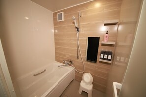 Standard Room | Bathroom | Free toiletries, hair dryer, slippers, towels - THE DAY POST GENERAL GLAMPING VILLAGE (Yamanakako)