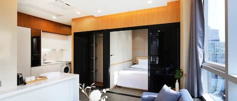 Royal Double Room (No parking) | Blackout drapes, soundproofing, free WiFi, bed sheets