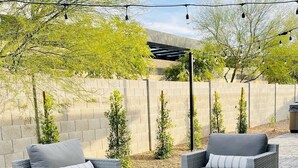 Unclassified image, 5 of 25, button - Property is not available 2025-June 2026 (Scottsdale)