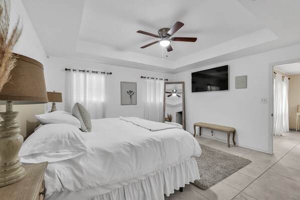 2 habitaciones, escritorio, tabla de planchar con plancha y wifi gratis 