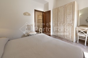 1 Schlafzimmer, Bügeleisen/Bügelbrett