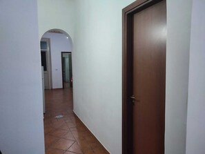 Apartment, 2 Schlafzimmer, Balkon | Wohnbereich