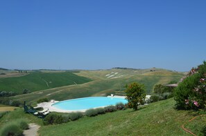 Pool - Apartment With Beautiful View in the Crete Senesi (Asciano)