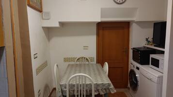 Kamar, 2 kamar tidur, teras | Ruang makan