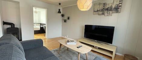 Appartement, 2 chambres, balcon, vue sur la ville | Salle de séjour