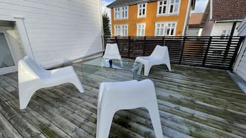 Departamento, 2 habitaciones, balcón, vista a la ciudad | Terraza o patio
