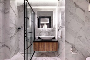 Bathroom - Room-luxury Triple Room in Istanbul (Istanbul)