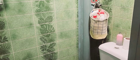 Shared Dormitory, 1 Bedroom, Garden View | Bathroom