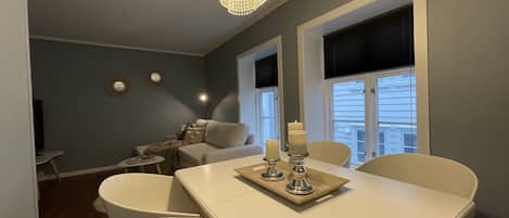 Apartamento, 2 habitaciones, fumadores, vistas a la ciudad | Restauración