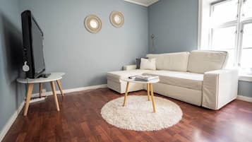 Apartment, 2 Schlafzimmer, Raucher, Stadtblick | Wohnbereich