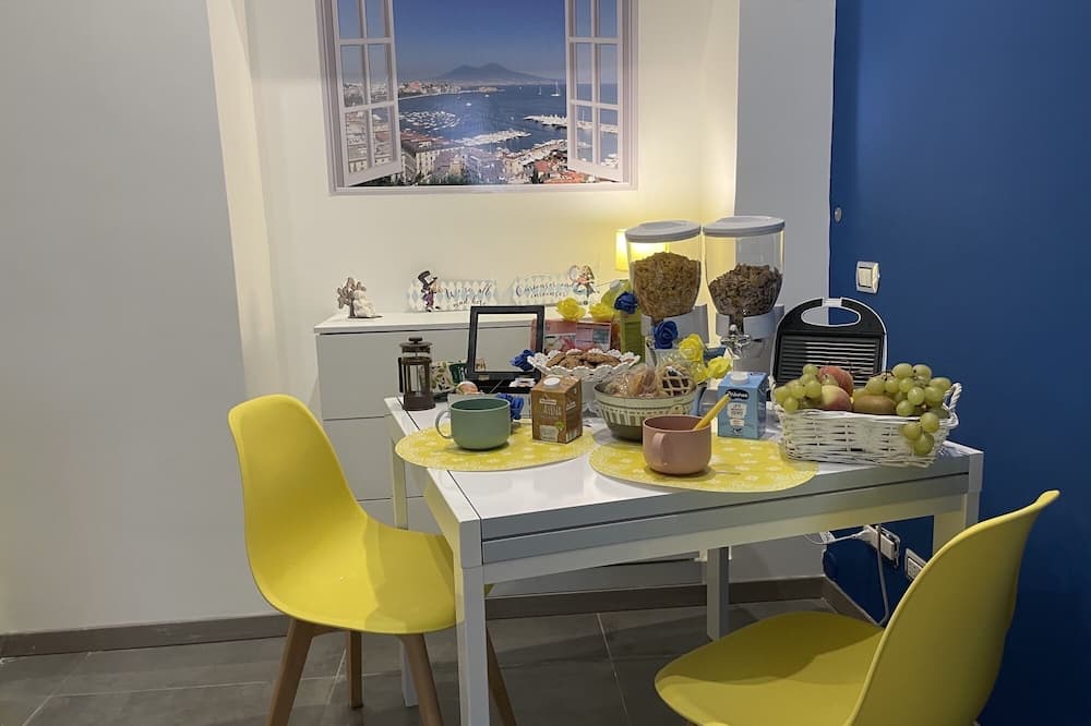 Apartment 200 m From Piazza del Plebiscito