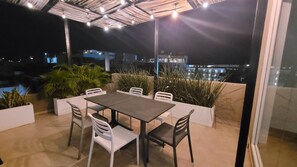 Outdoor dining - Beautifull Apartment In 5ta Av, Near To The Beach (Playa del Carmen)