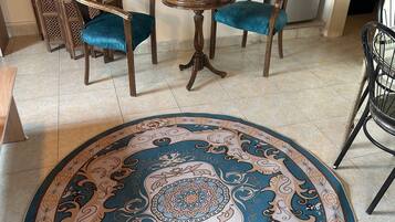 Apartment, 1 Bedroom, Smoking, Terrace | Living area