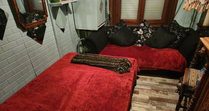 Room-double Room Near Central Station