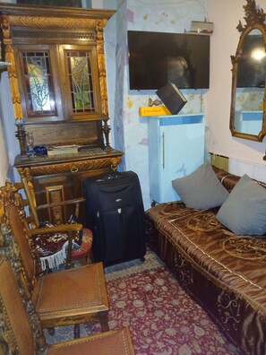 Room, 1 Bedroom, City View | Living area - Room-double Room Near Central Station (Antwerp)