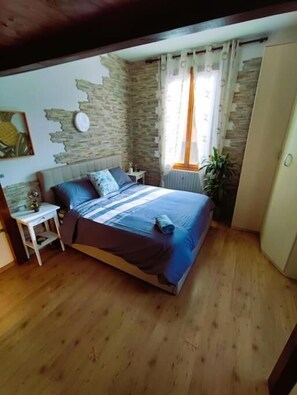 Apartment, 2 Bedrooms, Smoking, Refrigerator
