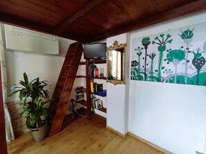 Apartment, 2 Bedrooms, Smoking, Refrigerator | Living area