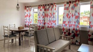 Apartment, 2 Bedrooms, Balcony, City View | Dining - La Péninsule - Town Apartment in Curepipe (Curepipe)