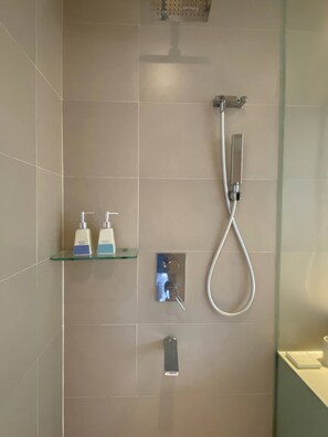 Bathroom - Stunning Beachfront 2bdr Condo Across My Khe Beach (Da Nang)