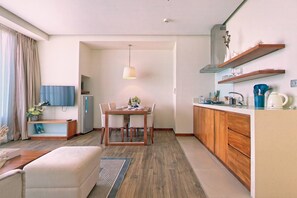 아파트, 침실 2개, 발코니, 시내 전망 | 전용 주방