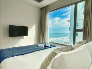 Room - Stunning Beachfront 2bdr Condo Across My Khe Beach (Da Nang)