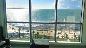 Living area - Seafront Apartment in Durres (Durrës)