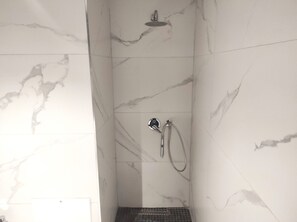 Apartment, 1 Bedroom, Smoking, Balcony | Bathroom