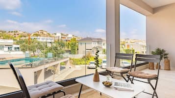 Departamento, 1 habitación, balcón, vista a la alberca | Balcón