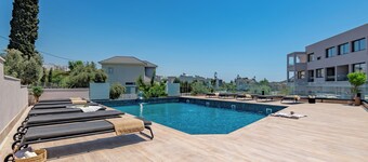 Sanders River Plaza Limassol Apartment