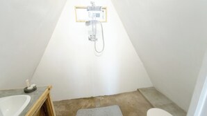Bathroom shower - Cashaw Cabin - Private Retreat With a Pool (Treasure Beach)