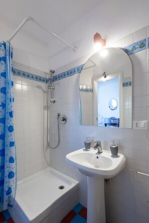 Apartment, 3 Schlafzimmer, Raucher, Balkon | Badezimmer