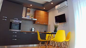 House, 1 Bedroom, Balcony, Garden View | Dining room