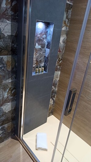 House, 1 Bedroom, Balcony, Garden View | Bathroom amenities - Kemilia Apartments Matera Tourist Rental (Matera)