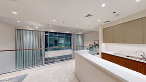 House, 4 Bedrooms, Accessible, Balcony | Interior