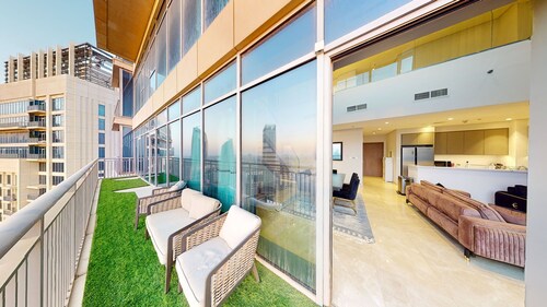 4 Maid Penthouse Panoramic Views in Dubai Creek Harbour