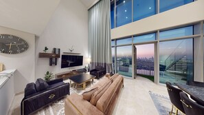 House, 4 Bedrooms, Accessible, Balcony | Interior