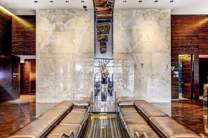 Exterior - Full Strip Views - Open Balconies - Free Parking Jacuzzi Tub - High Floor (Las Vegas)